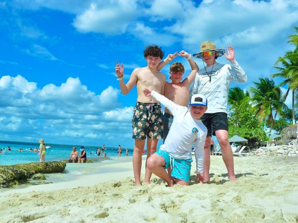 Isla Catalina — Full Day and Snorkeling