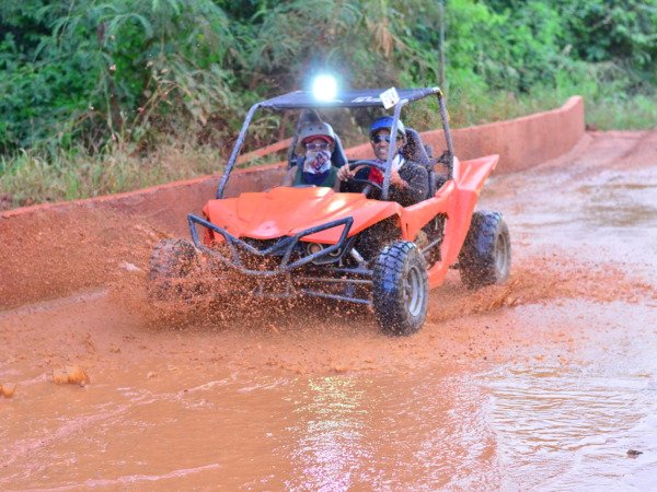 Tours Nocturnos Únicos (Buggies + Cueva + Carnaval)