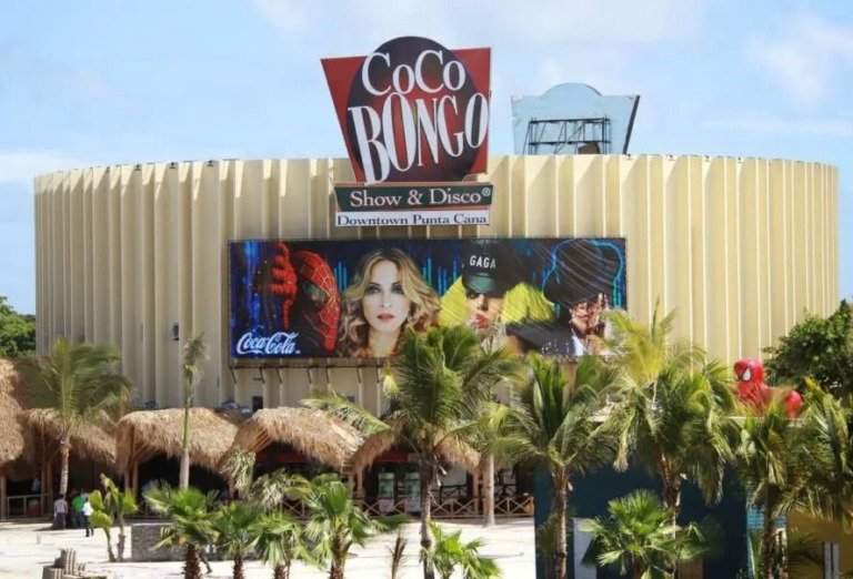 Coco Bongo — Front Row (VIP)